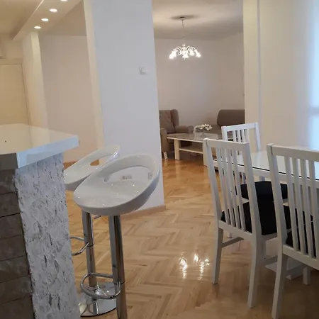Apartment Luxury Centar *